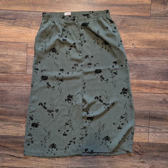Vintage (90s) green floral midi skirt - Picture 2 of 4
